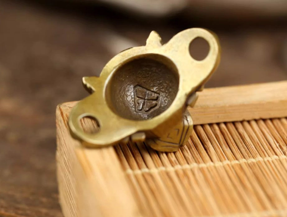 π― Golden Brass Tiger Shoe Lace Charm π―