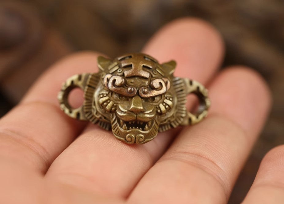 π― Golden Brass Tiger Shoe Lace Charm π―