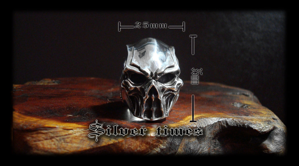 Predator Skull Ring - Holy Buyble