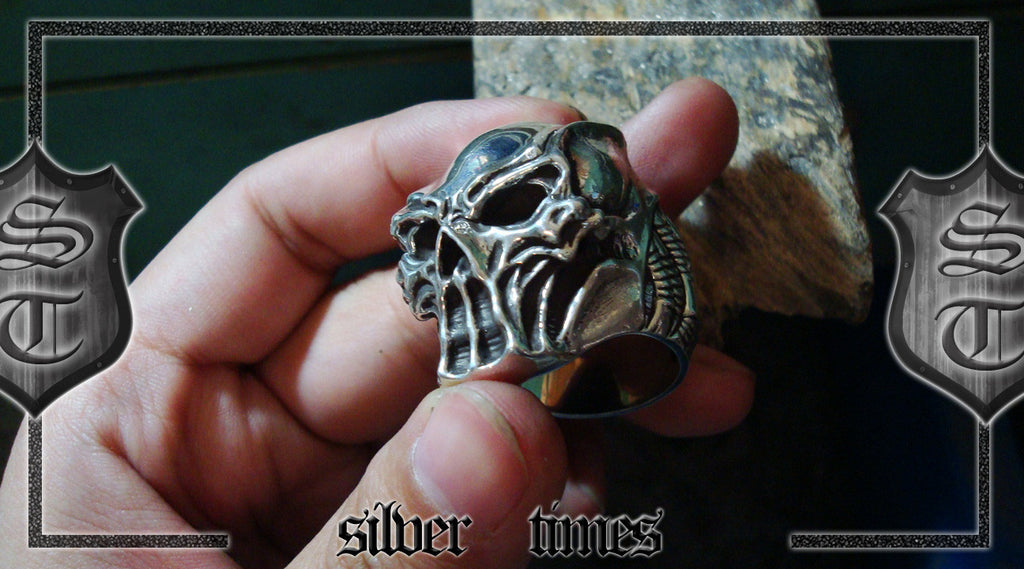 Predator Skull Ring - Holy Buyble