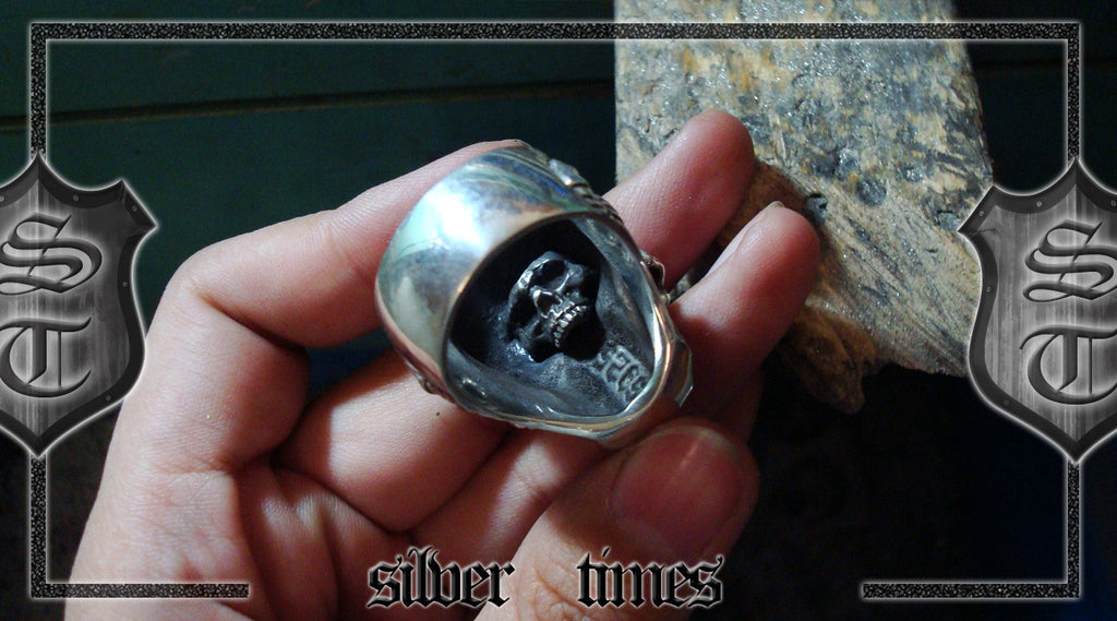 Predator Skull Ring - Holy Buyble