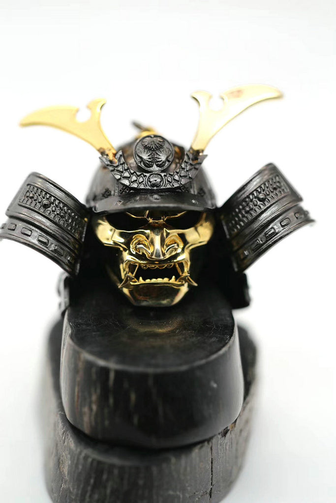 Japanese Samurai Skull Pendant - Holy Buyble