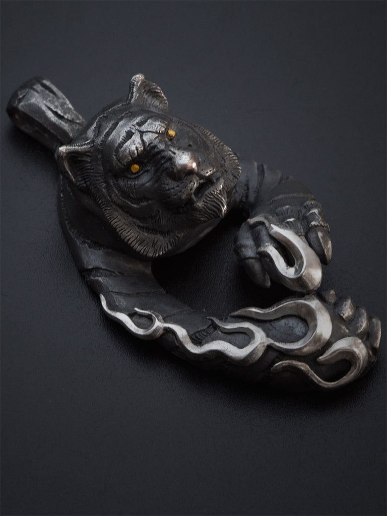 Black Tiger King Pendant