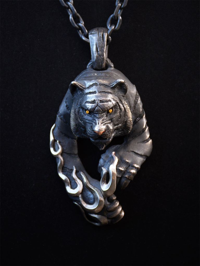 Black Tiger King Pendant