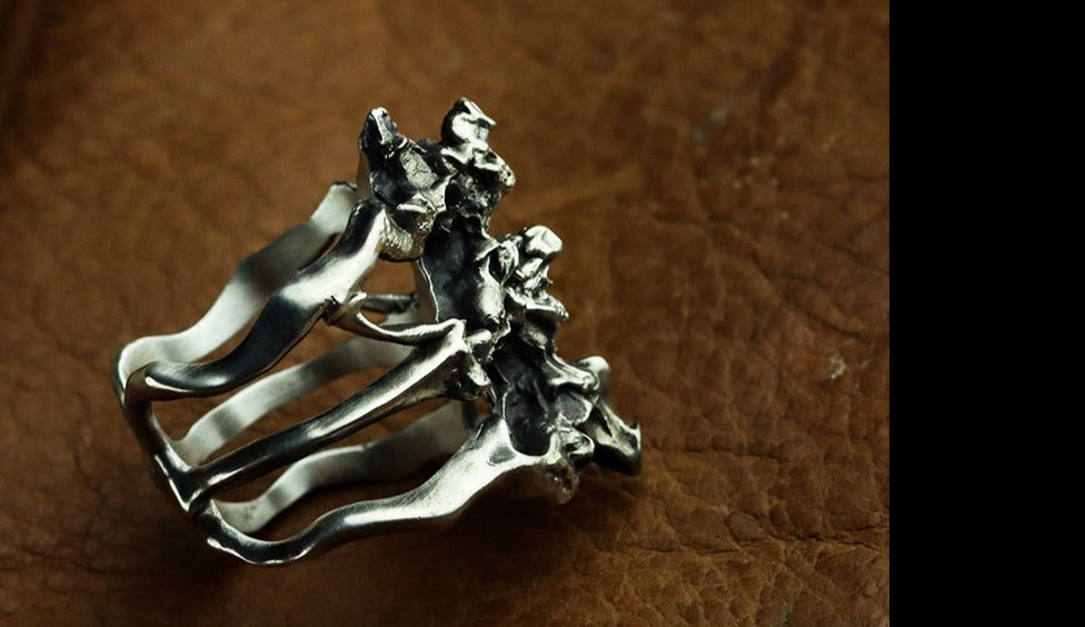 spine skeleton skull ring