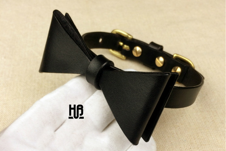 Leather dog sales collar with bow