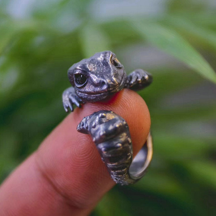 Blue Eyed Smiling Baby Gecko Ring - Holy Buyble